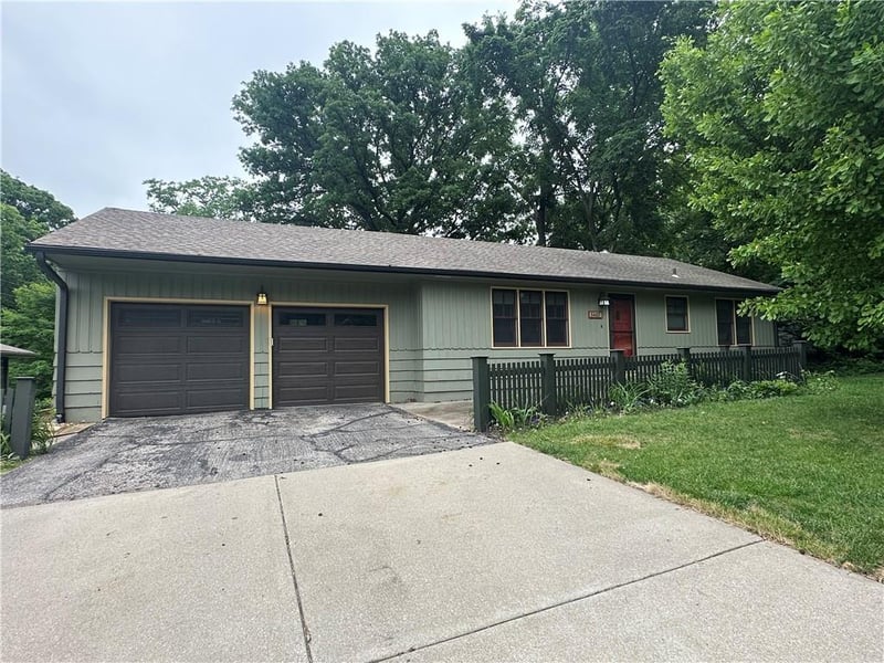 5407 Hardy St, Overland Park, KS 66202
