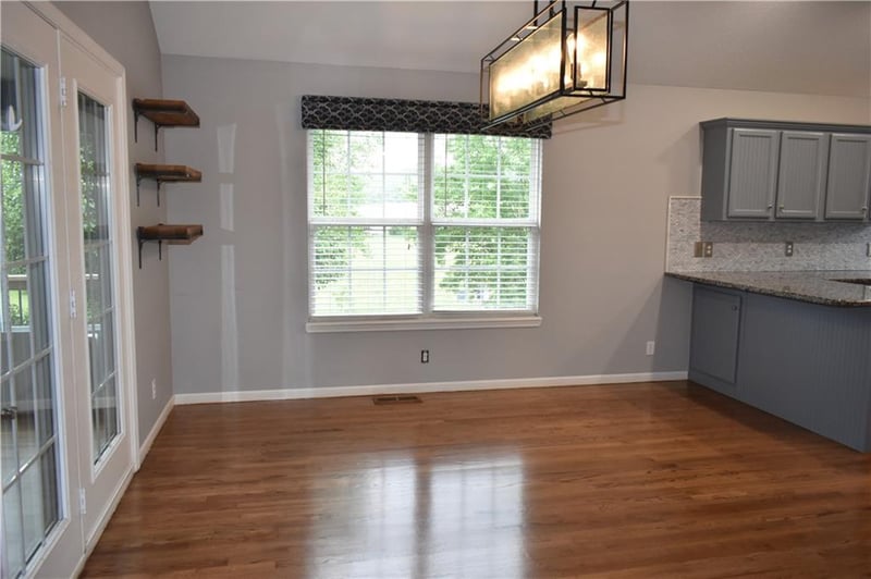 3800 Richmond Dr, Leavenworth, KS 66048