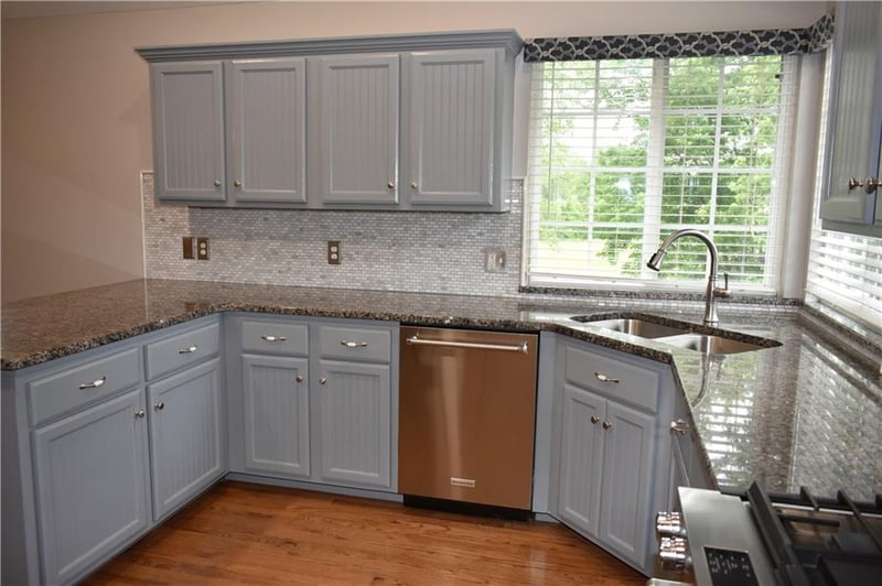 3800 Richmond Dr, Leavenworth, KS 66048