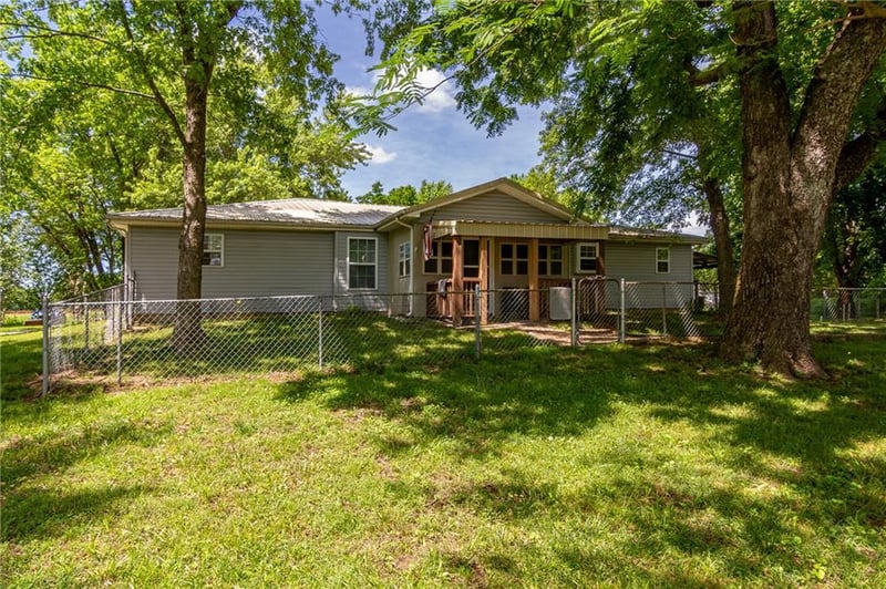 3315 Lostine Rd, Columbus, KS 66725