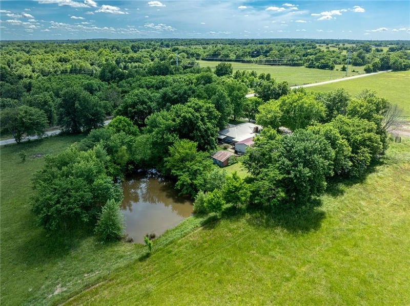 3315 Lostine Rd, Columbus, KS 66725