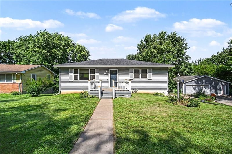 5808 Pleasant Ave, St Joseph, MO 64503