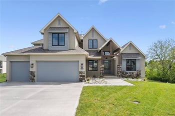 2728 NE 91st Pl, Kansas City, MO 64156