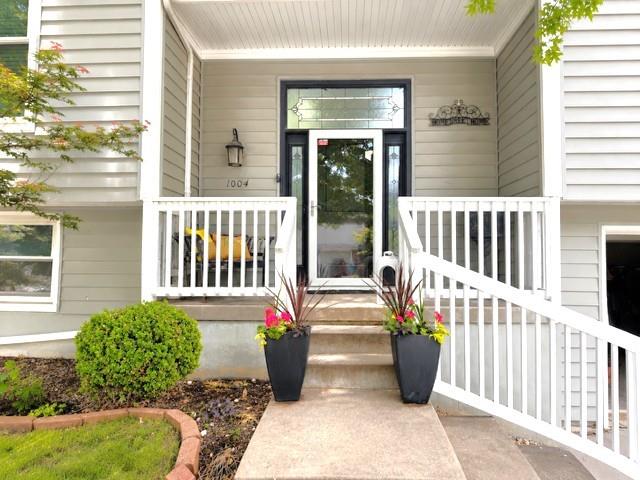 1004 10th St, Lee's Summit, MO 64081