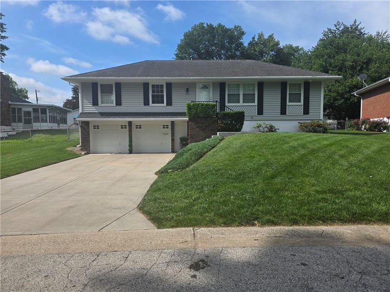 16017 37th St, Independence, MO 64055