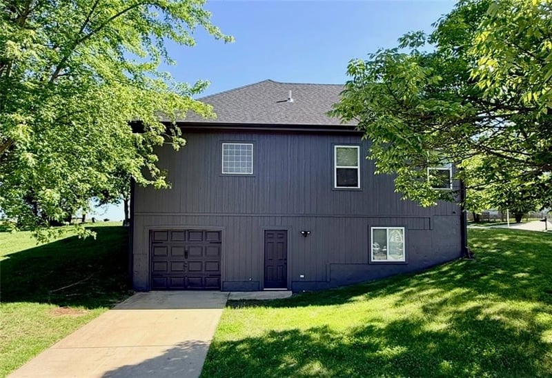 2312 NE 24th St, Blue Springs, MO 64029