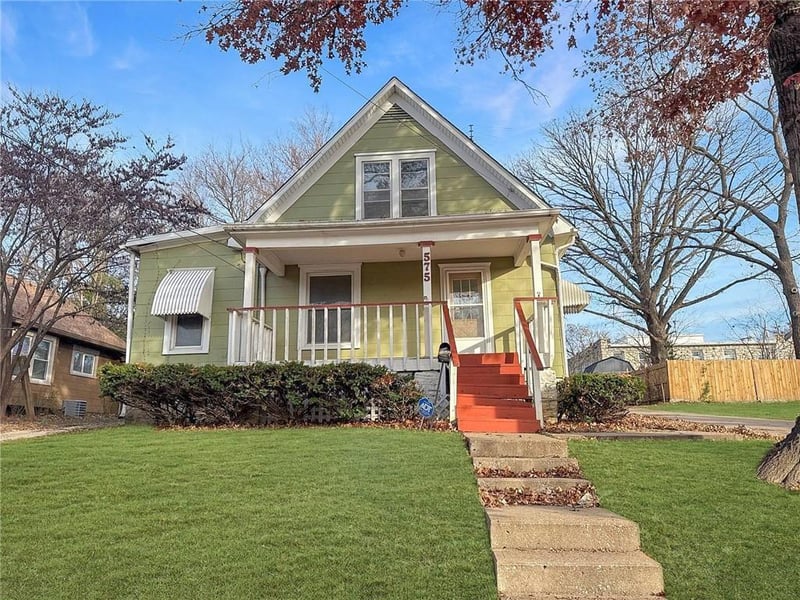 575 Crescent Ave, Independence, MO 64053