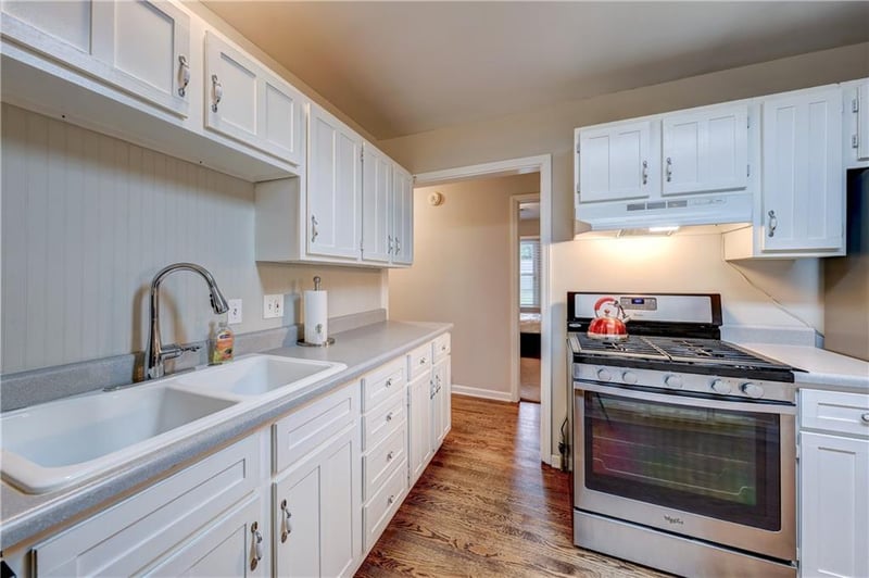 8725 Stearns Ave, Overland Park, KS 66214