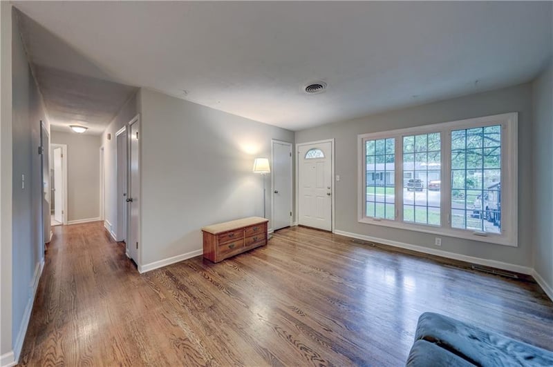 8725 Stearns Ave, Overland Park, KS 66214