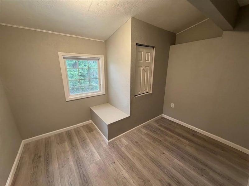 3813 42nd Ter, Kansas City, MO 64117