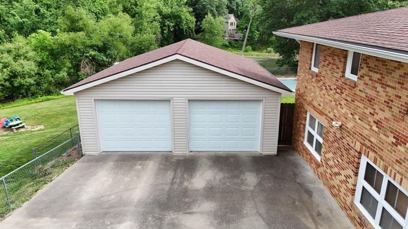 3900 E Hills Dr, St Joseph, MO 64503