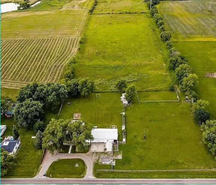 23151 207th St, Tonganoxie, KS 66086