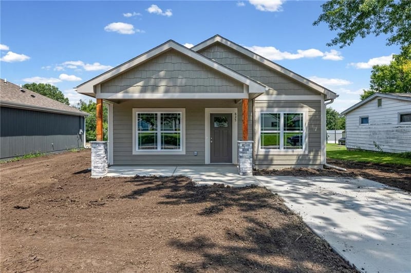 835 Cherry St, Ottawa, KS 66067