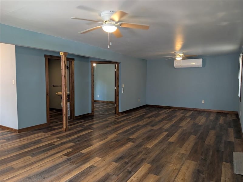 105 Colorado St, Windsor, MO 65360