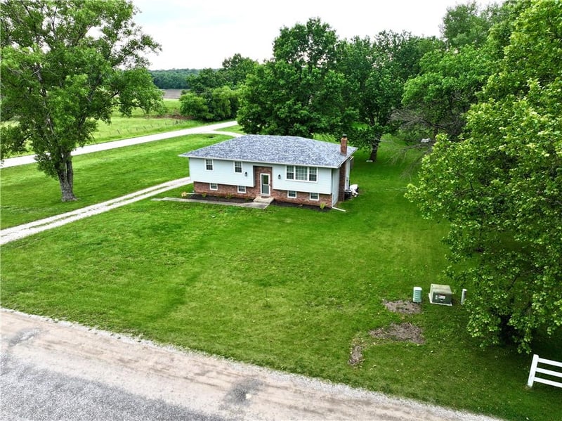 452 111 Rd, Warrensburg, MO 64093