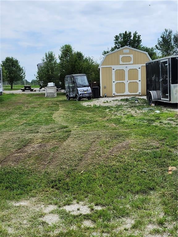 6 Greenwood Ln, Linn Valley, KS 66040