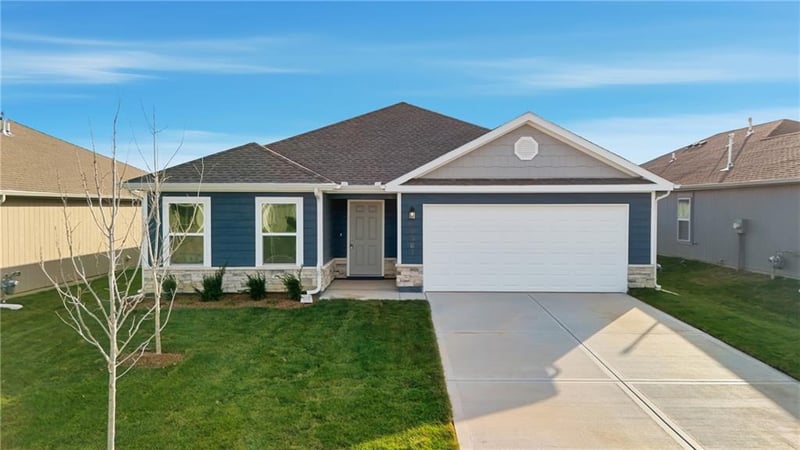 20255 195th St, Spring Hill, KS 66083