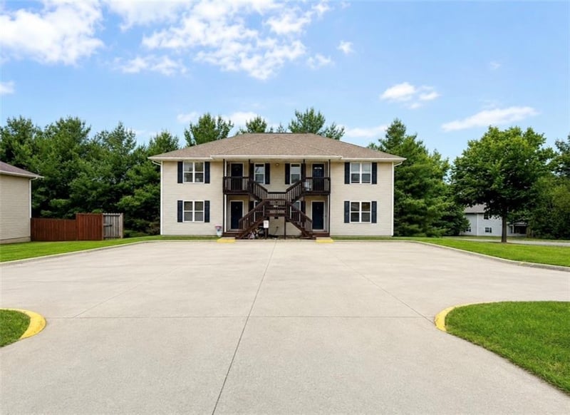 1814 Grand Ave, Maryville, MO 64468