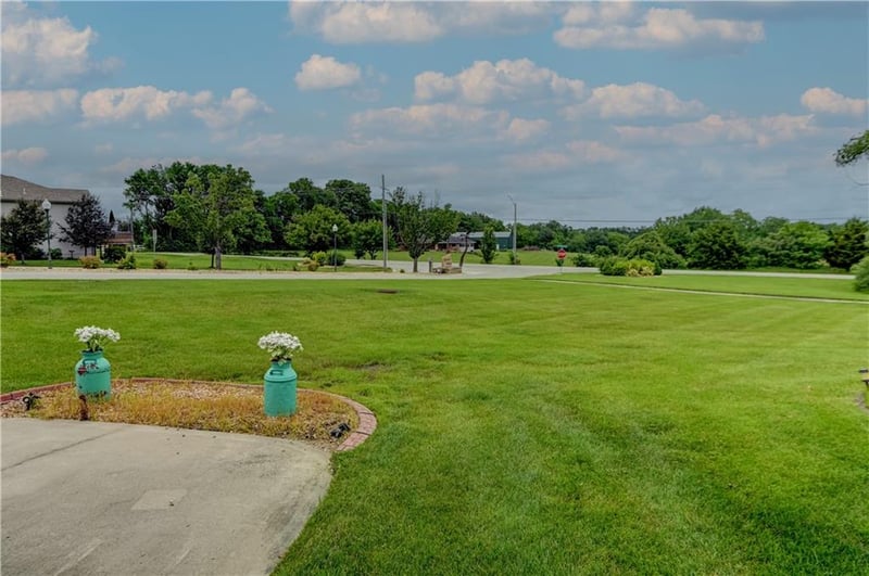 801 Sonora Valley Cir, Blue Springs, MO 64014