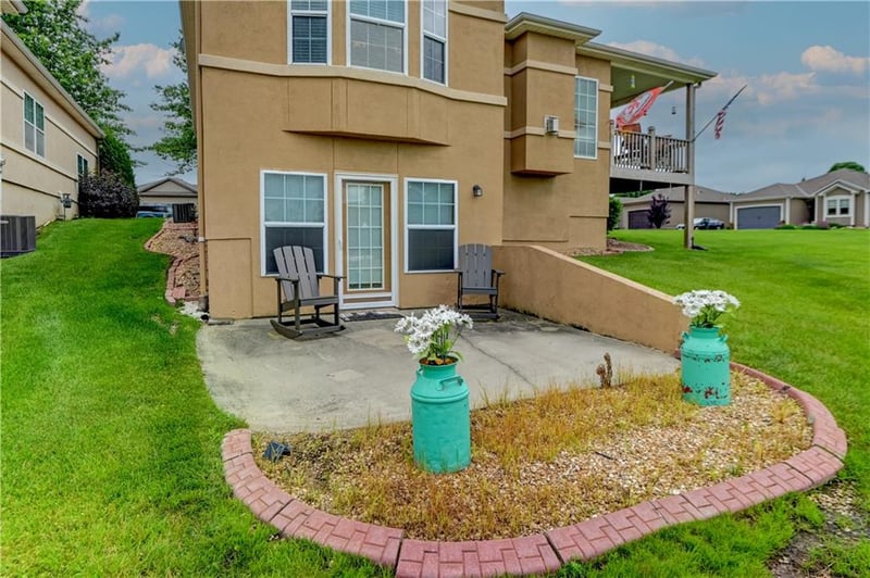 801 Sonora Valley Cir, Blue Springs, MO 64014