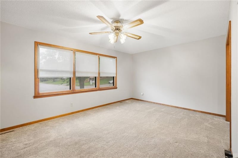 412 Creach Dr, Warrensburg, MO 64093