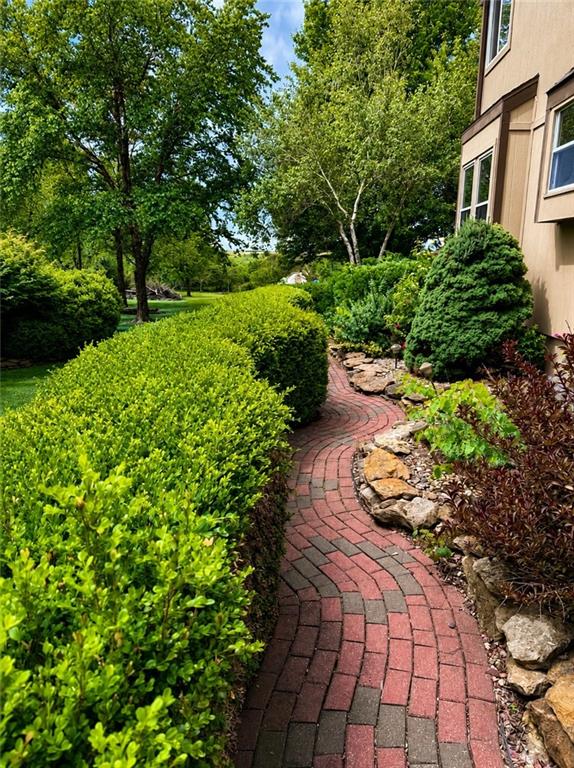21600 Lackman Rd, Spring Hill, KS 66083
