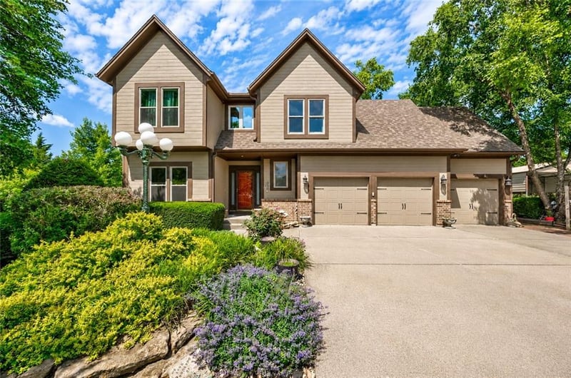 21600 Lackman Rd, Spring Hill, KS 66083