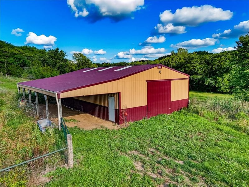 130 Sparta Rd, Faucett, MO 64448
