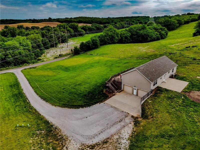 130 Sparta Rd, Faucett, MO 64448