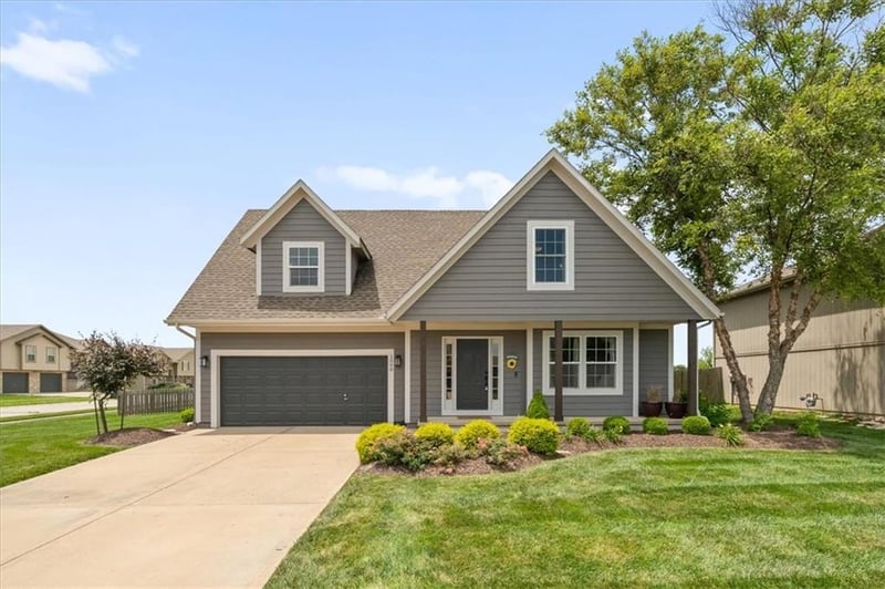 1000 Quartz St, Louisburg, KS 66053