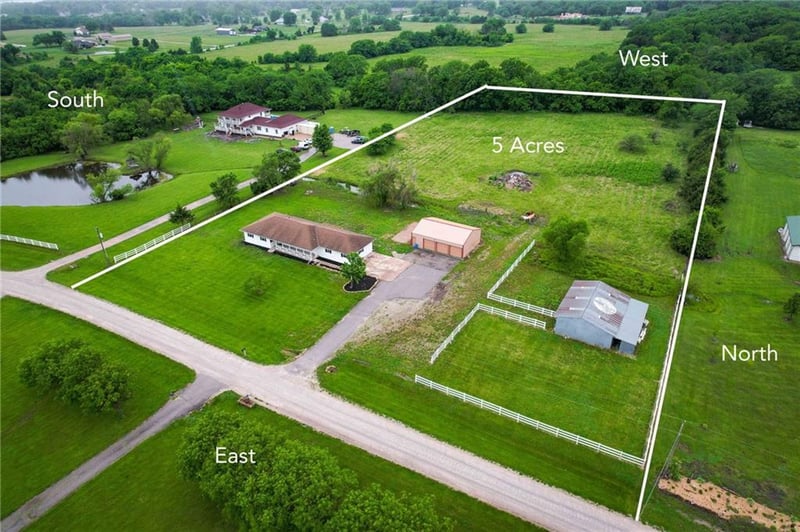 22922 Bedford Rd, Spring Hill, KS 66083