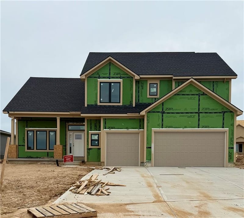 6004 Apache Dr, Shawnee, KS 66226