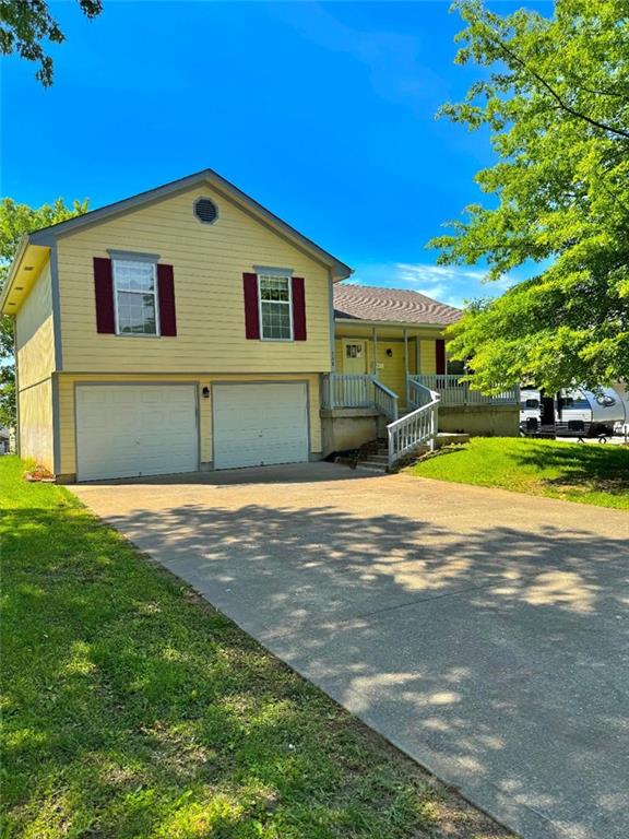 508 Quail Creek Dr, Odessa, MO 64076
