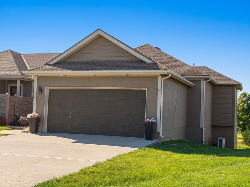 14115 Amanda Ln, Basehor, KS 66007