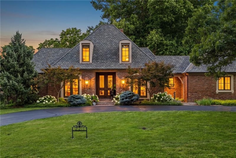 2211 W 69th Ter, Mission Hills, KS 66208