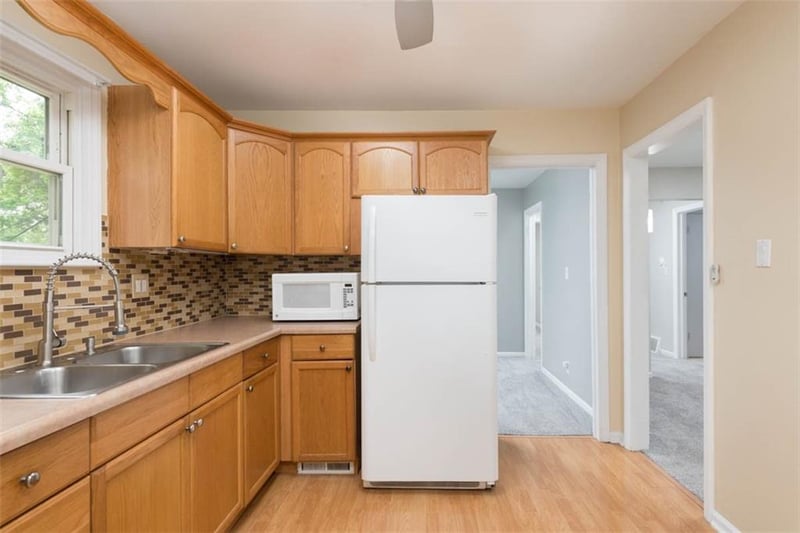 8357 Locust St, Kansas City, MO 64131