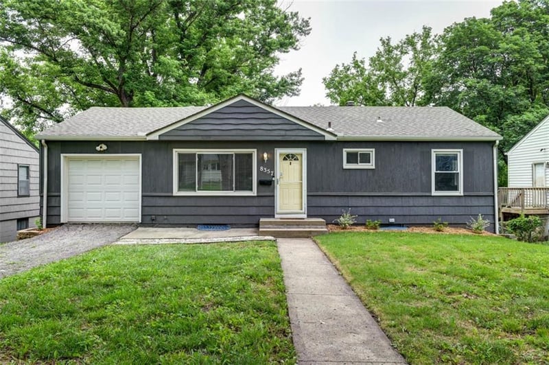 8357 Locust St, Kansas City, MO 64131