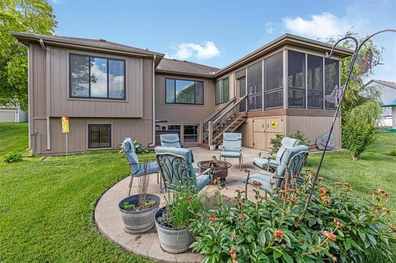 1300 N 4th St East St, Louisburg, KS 66053