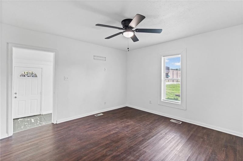 145 Farmer St, Independence, MO 64050