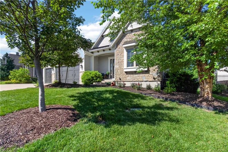 16141 Garnett St, Overland Park, KS 66221