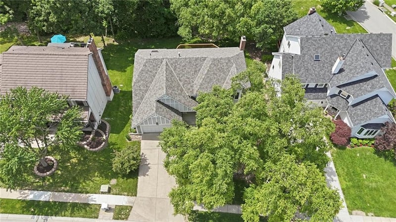 4142 Hampstead Dr, Lee's Summit, MO 64064