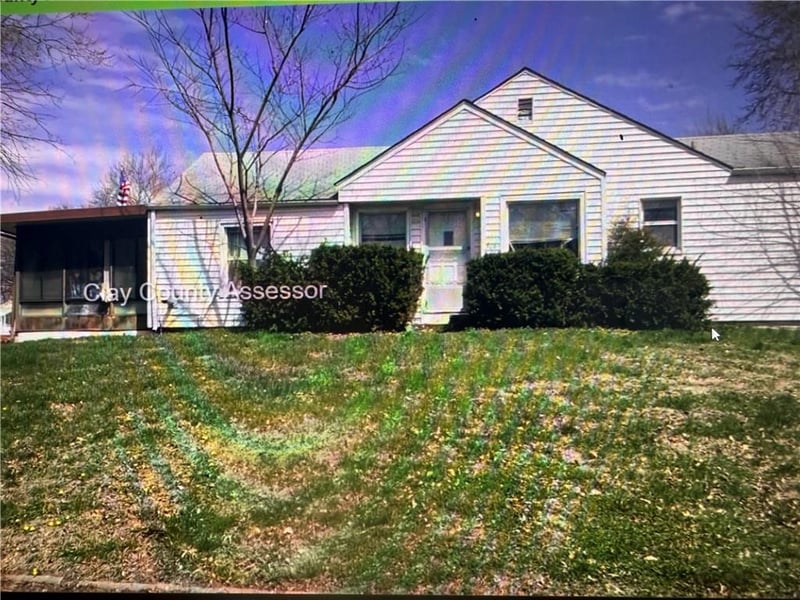 1325 Marvin Ct, Kansas City, MO 64118