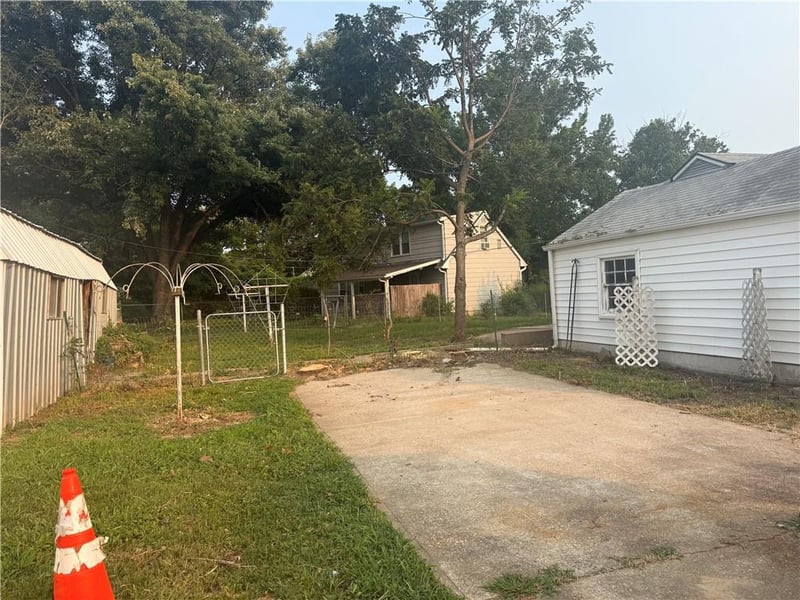 1325 Marvin Ct, Kansas City, MO 64118