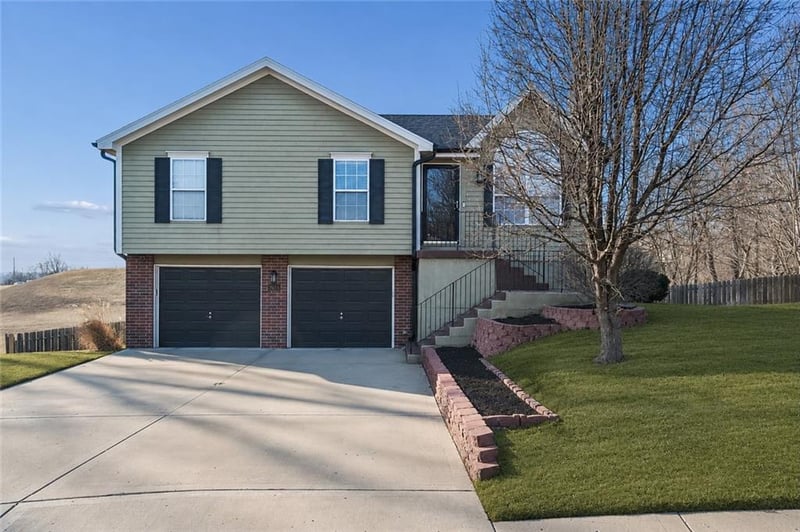 5614 Mercier St, Kansas City, MO 64118