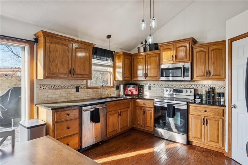 5614 Mercier St, Kansas City, MO 64118
