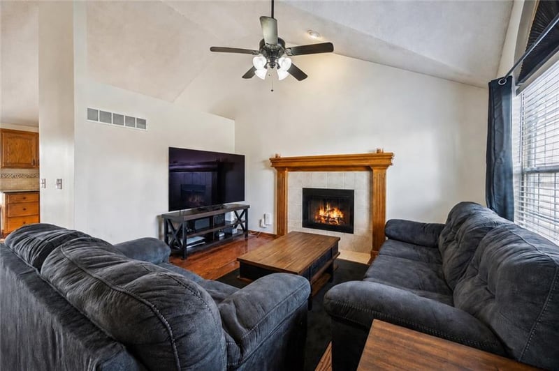 5614 Mercier St, Kansas City, MO 64118