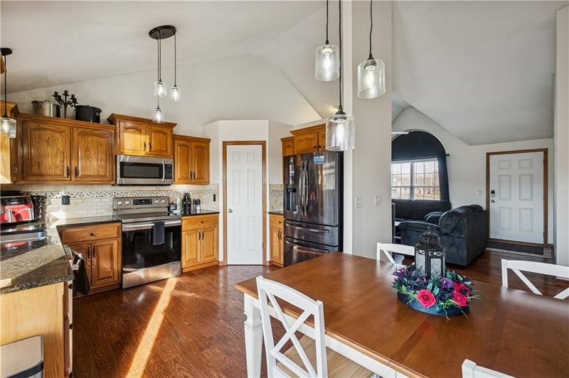 5614 Mercier St, Kansas City, MO 64118