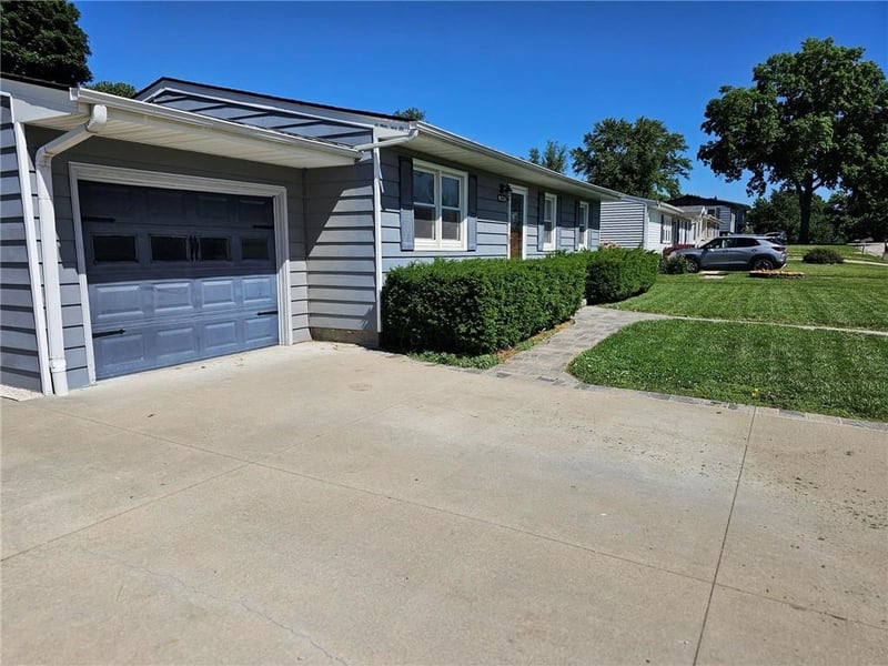 3610 42nd Ter, St Joseph, MO 64503