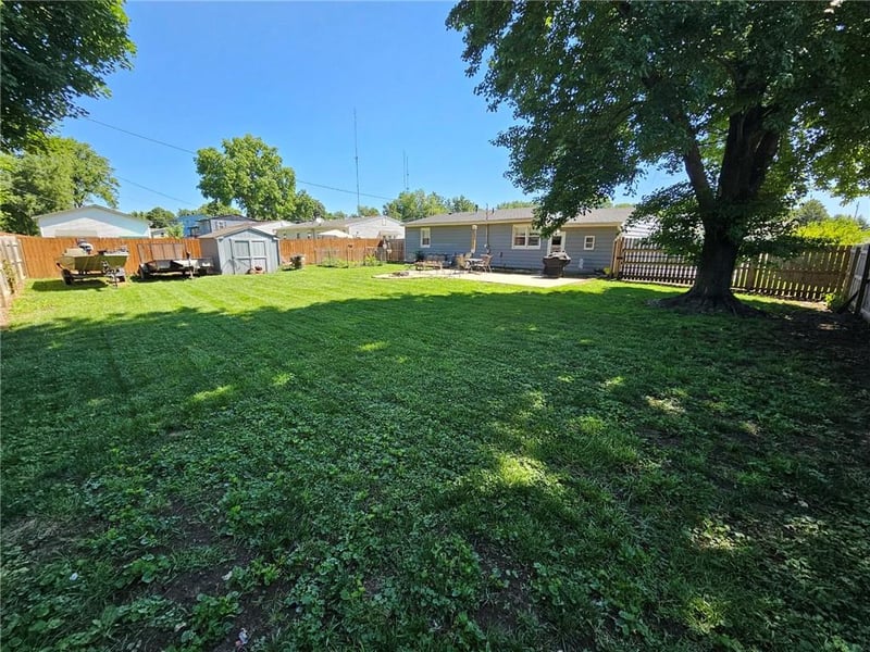 3610 42nd Ter, St Joseph, MO 64503