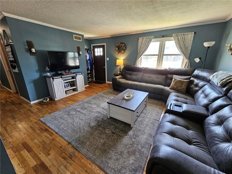 3610 42nd Ter, St Joseph, MO 64503
